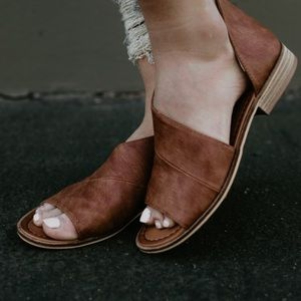 VICI Brown Camel Lotus Peep Toe Sandals Flats 5.5